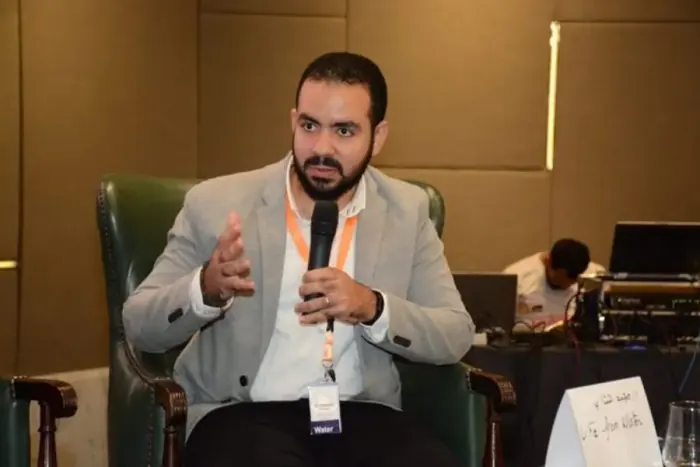 يردّ على سؤال في جلسة لقطاع المياه، القاهرة